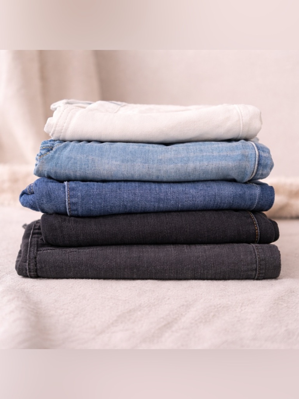 Abercrombie/Hollister/AE Stack of Women’s Denim Jeans, Size 26 or 2